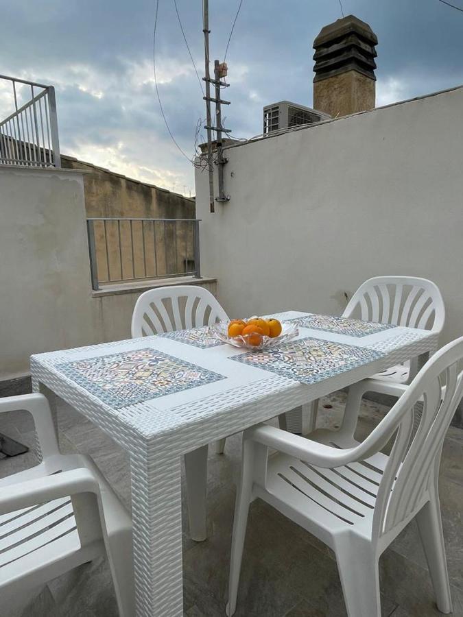 Casa Vacanze Al Trenta3 Марсала Экстерьер фото